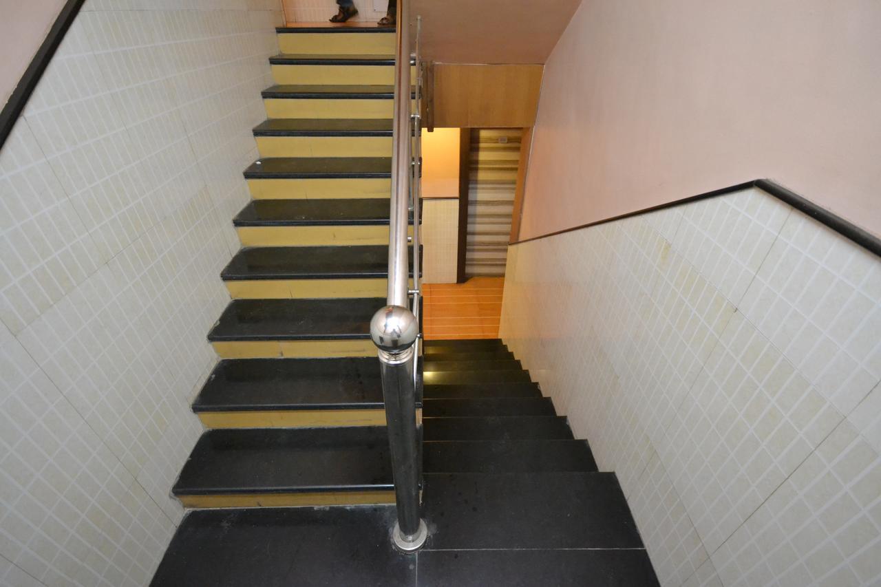 Hotel Sai Hari Prasad Shirdi Exterior photo